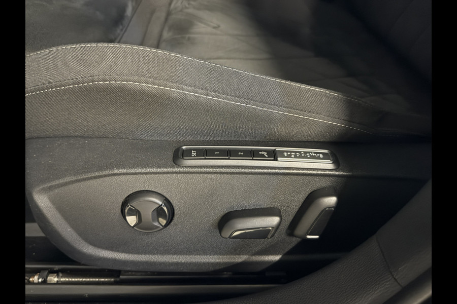 Volkswagen Golf 1.5 eTSI Style | Memory stoelen | 18'' inch | Virtual cockpit