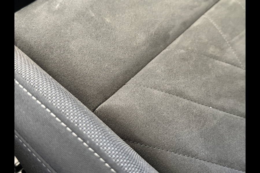 Volkswagen Golf 1.5 eTSI Style | Memory stoelen | 18'' inch | Virtual cockpit