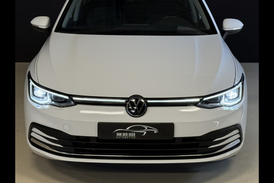 Volkswagen Golf 1.5 eTSI Style | Memory stoelen | 18'' inch | Virtual cockpit