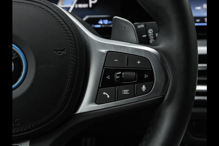 BMW 3 Serie Touring 330e M-Sport - Active Cruise - Camera - Stuurwiel Verwarmd - Hifi