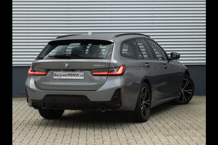 BMW 3 Serie Touring 330e M-Sport - Active Cruise - Camera - Stuurwiel Verwarmd - Hifi