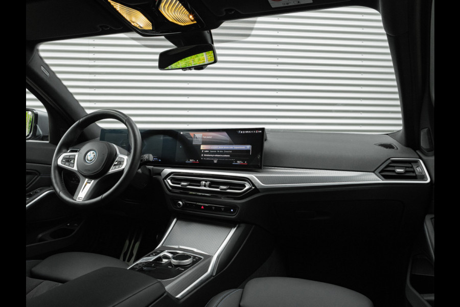 BMW 3 Serie Touring 330e M-Sport - Active Cruise - Camera - Stuurwiel Verwarmd - Hifi