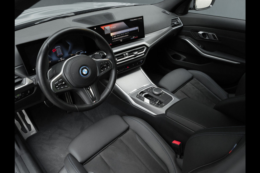 BMW 3 Serie Touring 330e M-Sport - Active Cruise - Camera - Stuurwiel Verwarmd - Hifi