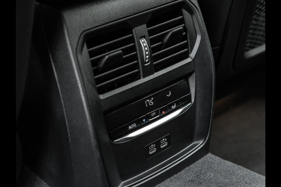 BMW 3 Serie Touring 330e M-Sport - Active Cruise - Camera - Stuurwiel Verwarmd - Hifi
