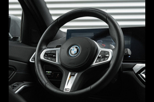 BMW 3 Serie Touring 330e M-Sport - Active Cruise - Camera - Stuurwiel Verwarmd - Hifi