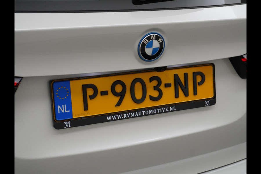 BMW iX3 High Executive 80 kWh M SPORT VAN: 46.900,- VOOR 40.877,- US HERFSTVOORDEEL: 6.023,- EURO M SPORT DEALER ONDERHOUDEN | MEGA COMPLEET (oa: DRIVING ASSIST.PROFF.-HARMAN KARDON-DODE HOEK-ELECTR.STOELEN-ADAPTIEF ONDERSTEL etc.) | RIJKLAARPIJS incl. 12mnd BOVAG