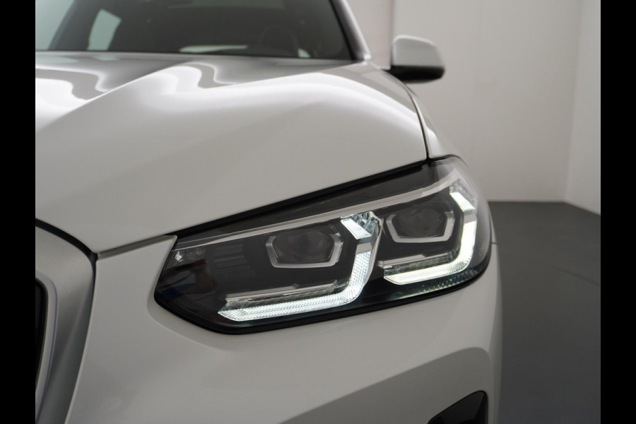 BMW iX3 High Executive 80 kWh M SPORT VAN: 46.900,- VOOR 40.877,- US HERFSTVOORDEEL: 6.023,- EURO M SPORT DEALER ONDERHOUDEN | MEGA COMPLEET (oa: DRIVING ASSIST.PROFF.-HARMAN KARDON-DODE HOEK-ELECTR.STOELEN-ADAPTIEF ONDERSTEL etc.) | RIJKLAARPIJS incl. 12mnd BOVAG