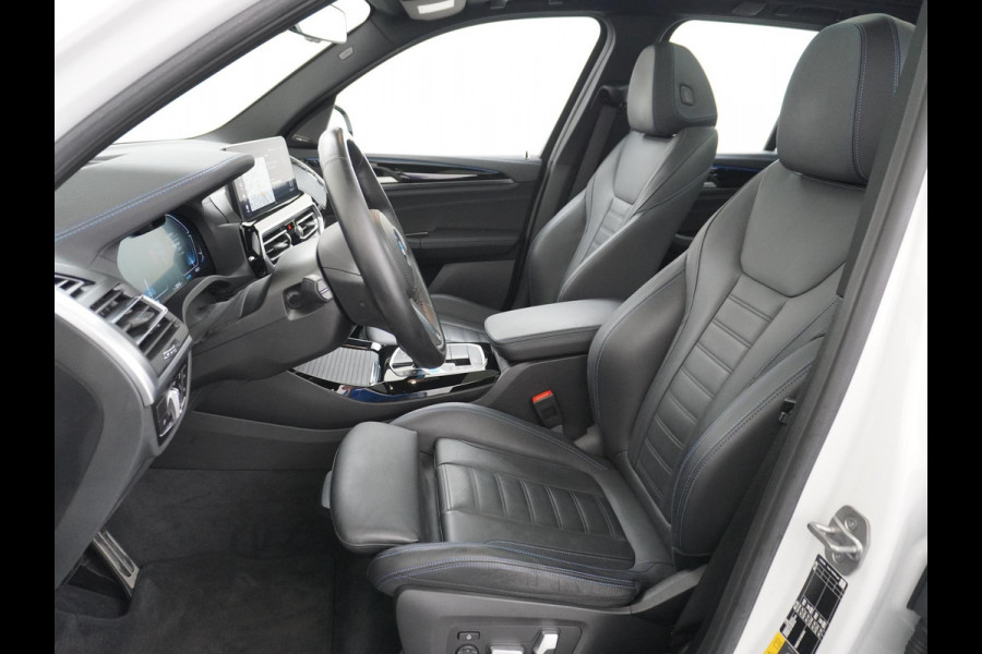BMW iX3 High Executive 80 kWh M SPORT VAN: 46.900,- VOOR 40.877,- US HERFSTVOORDEEL: 6.023,- EURO M SPORT DEALER ONDERHOUDEN | MEGA COMPLEET (oa: DRIVING ASSIST.PROFF.-HARMAN KARDON-DODE HOEK-ELECTR.STOELEN-ADAPTIEF ONDERSTEL etc.) | RIJKLAARPIJS incl. 12mnd BOVAG