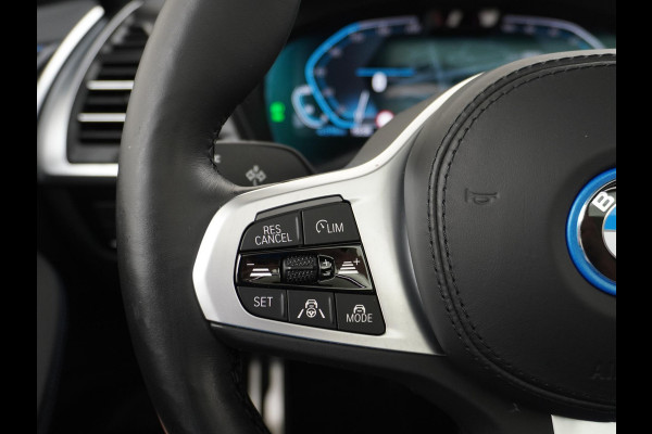 BMW iX3 High Executive 80 kWh M SPORT VAN: 46.900,- VOOR 40.877,- US HERFSTVOORDEEL: 6.023,- EURO M SPORT DEALER ONDERHOUDEN | MEGA COMPLEET (oa: DRIVING ASSIST.PROFF.-HARMAN KARDON-DODE HOEK-ELECTR.STOELEN-ADAPTIEF ONDERSTEL etc.) | RIJKLAARPIJS incl. 12mnd BOVAG