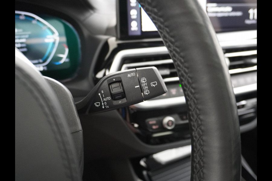 BMW iX3 High Executive 80 kWh M SPORT VAN: 46.900,- VOOR 40.877,- US HERFSTVOORDEEL: 6.023,- EURO M SPORT DEALER ONDERHOUDEN | MEGA COMPLEET (oa: DRIVING ASSIST.PROFF.-HARMAN KARDON-DODE HOEK-ELECTR.STOELEN-ADAPTIEF ONDERSTEL etc.) | RIJKLAARPIJS incl. 12mnd BOVAG