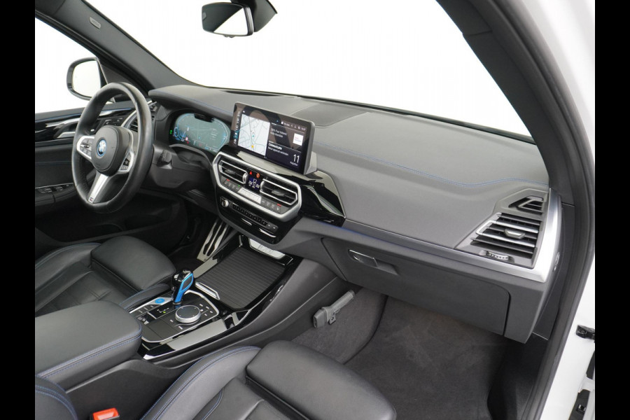 BMW iX3 High Executive 80 kWh M SPORT VAN: 46.900,- VOOR 40.877,- US HERFSTVOORDEEL: 6.023,- EURO M SPORT DEALER ONDERHOUDEN | MEGA COMPLEET (oa: DRIVING ASSIST.PROFF.-HARMAN KARDON-DODE HOEK-ELECTR.STOELEN-ADAPTIEF ONDERSTEL etc.) | RIJKLAARPIJS incl. 12mnd BOVAG