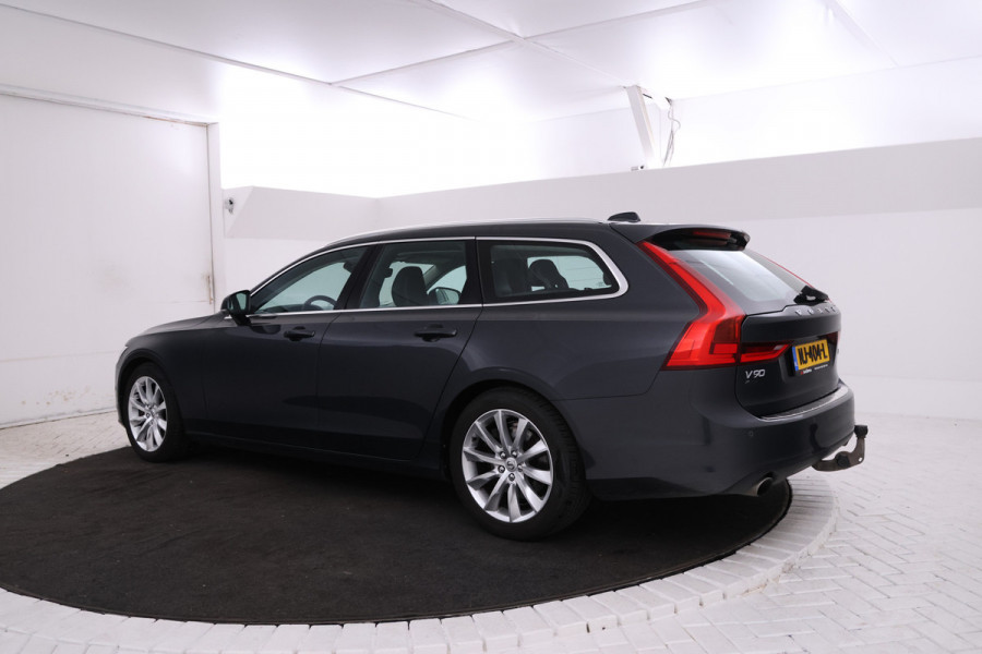 Volvo V90 2.0 T5 Momentum Leer, Trekhaak, Automaat, Digital dash.