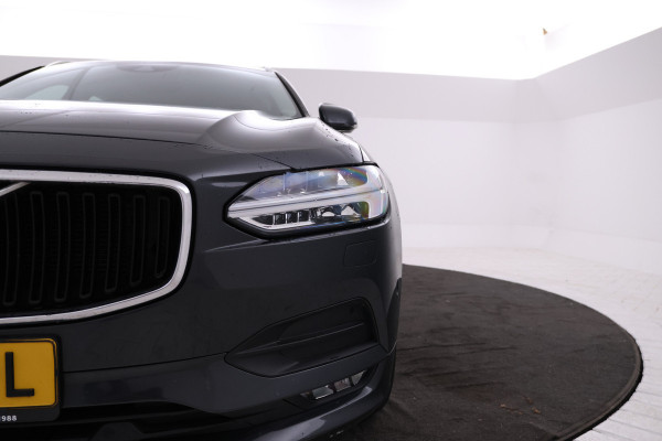 Volvo V90 2.0 T5 Momentum Leer, Trekhaak, Automaat, Digital dash.
