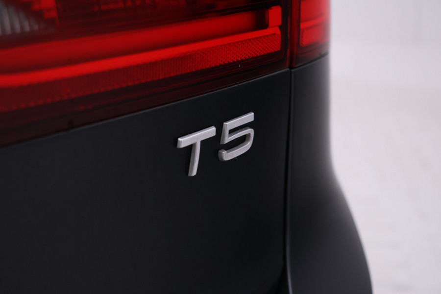 Volvo V90 2.0 T5 Momentum Leer, Trekhaak, Automaat, Digital dash.