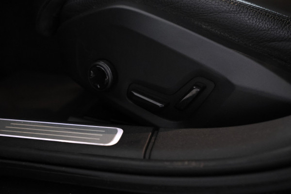 Volvo V90 2.0 T5 Momentum Leer, Trekhaak, Automaat, Digital dash.