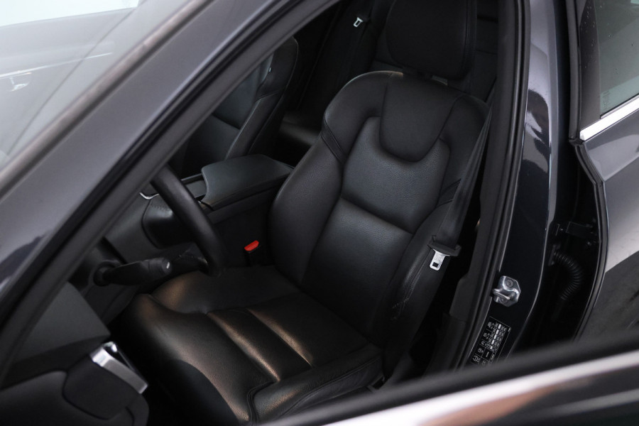 Volvo V90 2.0 T5 Momentum Leer, Trekhaak, Automaat, Digital dash.