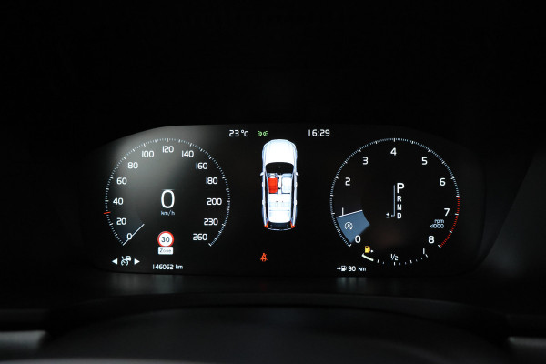 Volvo V90 2.0 T5 Momentum Leer, Trekhaak, Automaat, Digital dash.