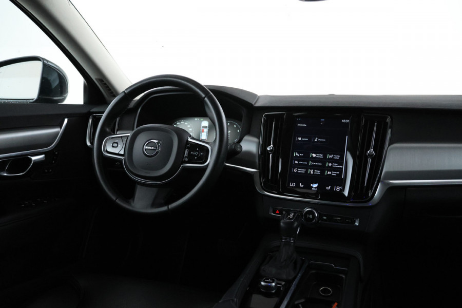 Volvo V90 2.0 T5 Momentum Leer, Trekhaak, Automaat, Digital dash.