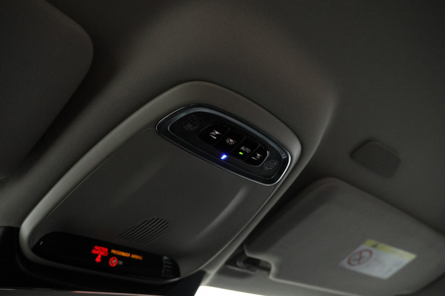 Volvo V90 2.0 T5 Momentum Leer, Trekhaak, Automaat, Digital dash.