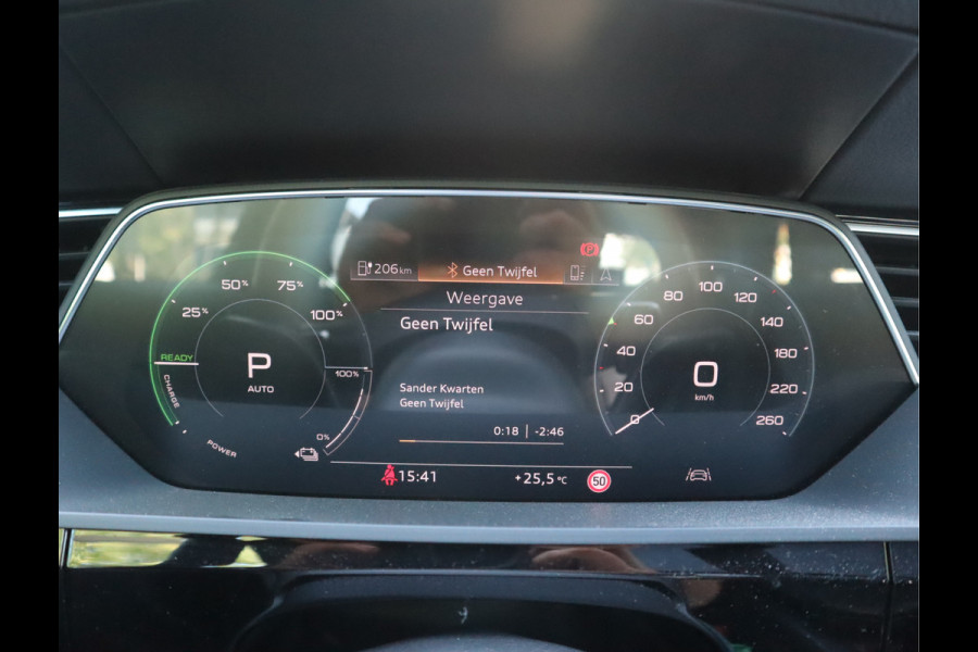 Audi e-tron 50 quattro Business edition Plus 71 kWh / Panoramadak / Sportstoelen/ SOH 91%