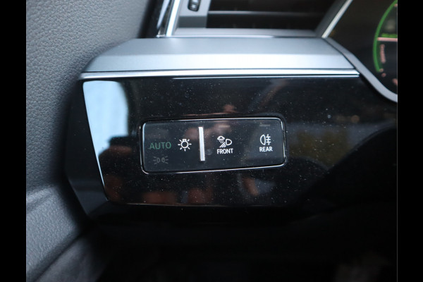 Audi e-tron 50 quattro Business edition Plus 71 kWh / Panoramadak / Sportstoelen/ SOH 91%