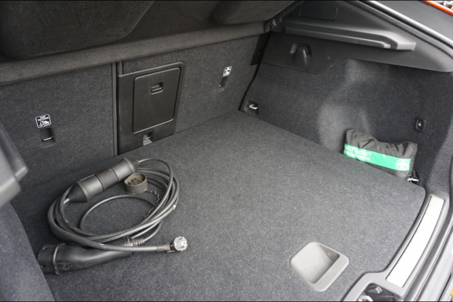 Volvo C40 Single Core 69 kWh ELECTRISCH | 238PK | NL-AUTO VERKOCHT