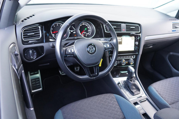 Volkswagen Golf 1.5 TSI IQ.Drive / Navi / ACC / Side assist / Stoelverwarming / PDC V+A