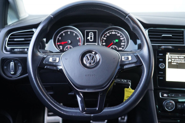 Volkswagen Golf 1.5 TSI IQ.Drive / Navi / ACC / Side assist / Stoelverwarming / PDC V+A