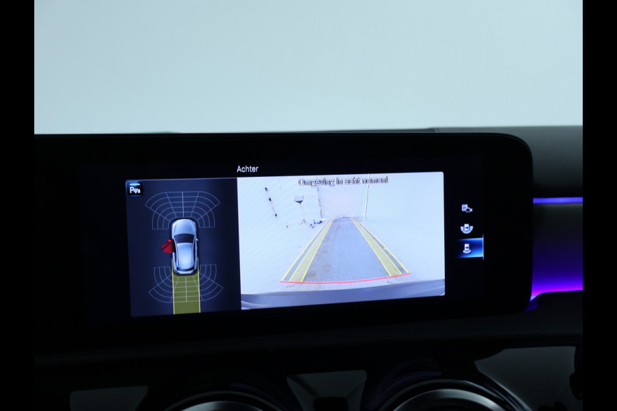 Mercedes-Benz A-Klasse 180 Business Solution AMG | AMG Line | Night Pakket | Panorama Schuif-Kanteldak | Sfeerverlichting | Inclusief 24 maanden MB Certified garantie voor Europa.