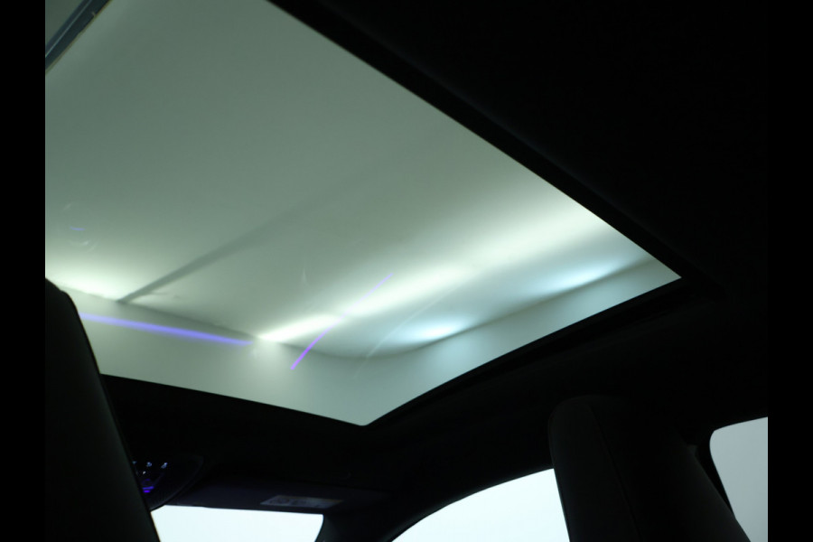 Mercedes-Benz A-Klasse 180 Business Solution AMG | AMG Line | Night Pakket | Panorama Schuif-Kanteldak | Sfeerverlichting | Inclusief 24 maanden MB Certified garantie voor Europa.