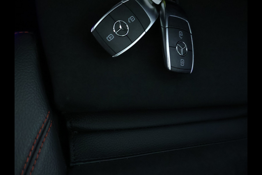 Mercedes-Benz A-Klasse 180 Business Solution AMG | AMG Line | Night Pakket | Panorama Schuif-Kanteldak | Sfeerverlichting | Inclusief 24 maanden MB Certified garantie voor Europa.