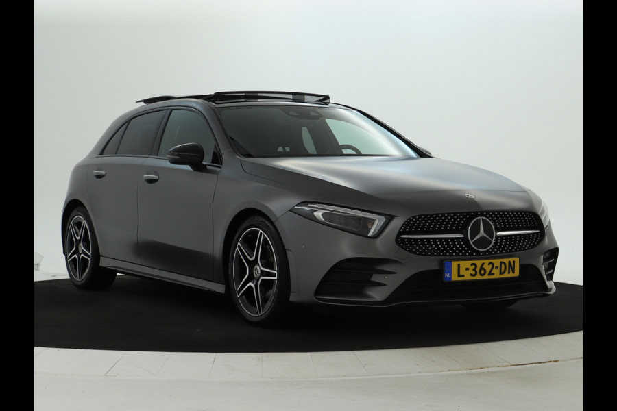 Mercedes-Benz A-Klasse 180 Business Solution AMG | AMG Line | Night Pakket | Panorama Schuif-Kanteldak | Sfeerverlichting | Inclusief 24 maanden MB Certified garantie voor Europa.