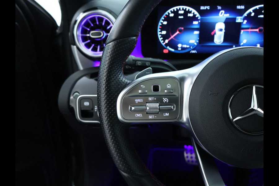 Mercedes-Benz A-Klasse 180 Business Solution AMG | AMG Line | Night Pakket | Panorama Schuif-Kanteldak | Sfeerverlichting | Inclusief 24 maanden MB Certified garantie voor Europa.