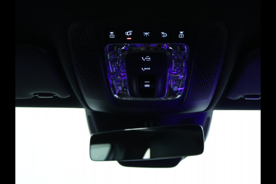 Mercedes-Benz A-Klasse 180 Business Solution AMG | AMG Line | Night Pakket | Panorama Schuif-Kanteldak | Sfeerverlichting | Inclusief 24 maanden MB Certified garantie voor Europa.