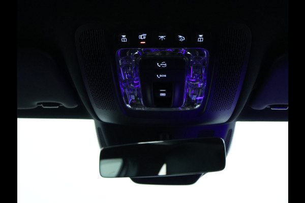 Mercedes-Benz A-Klasse 180 Business Solution AMG | AMG Line | Night Pakket | Panorama Schuif-Kanteldak | Sfeerverlichting | Inclusief 24 maanden MB Certified garantie voor Europa.