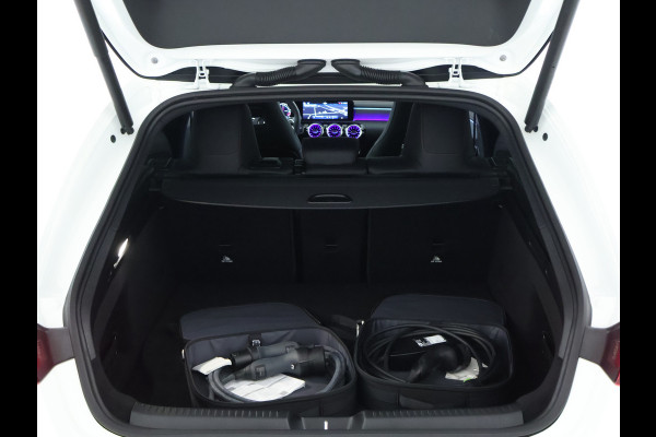 Mercedes-Benz CLA-Klasse Shooting Brake 250 e AMG Line | Edition AMG Line | Panorama Schuif-Kanteldak | 19 Inch AMG Velgen | AC en DC laden | Stuur en Stoelverwarming | Inclusief 24 maanden MB Certified garantie voor Europa.