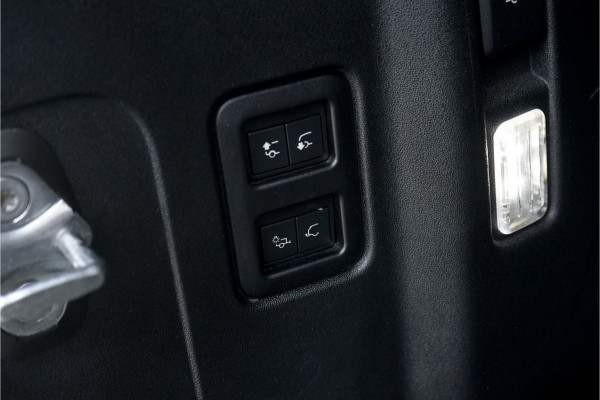Land Rover Defender 110 P400e Pano 360° Black Pack Stuurverw Ori NL