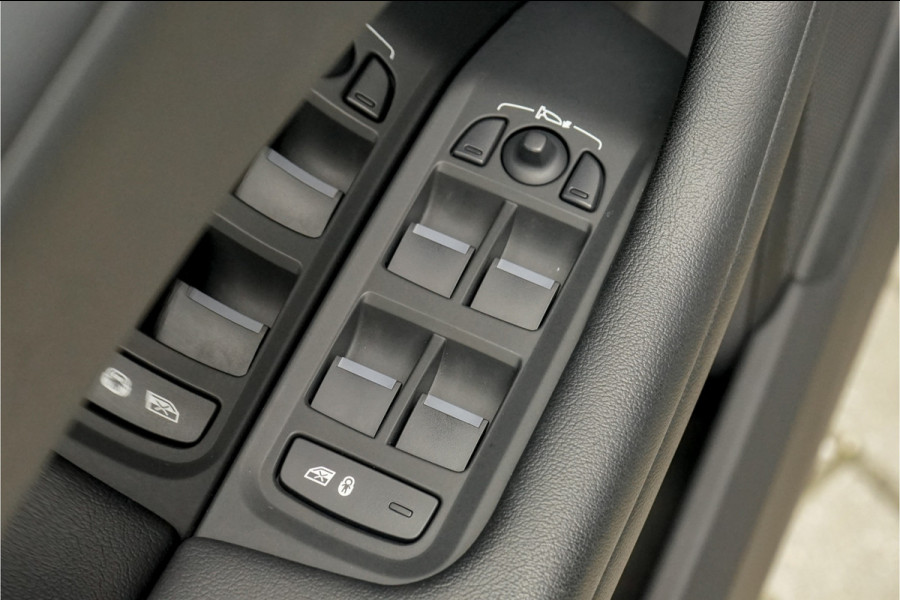 Jaguar I-PACE EV320 SE Business 90 kWh 3 Fase Laden Pano CarPlay