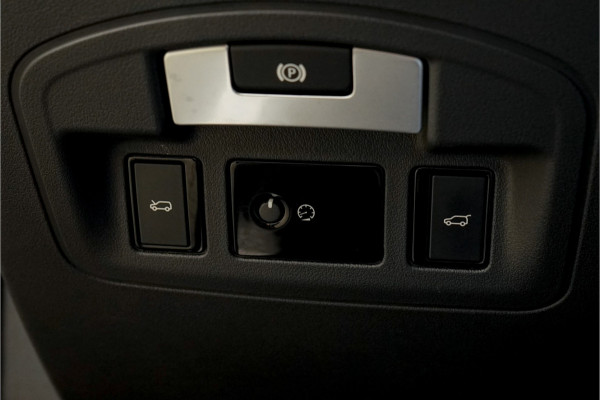 Jaguar I-PACE EV320 SE Business 90 kWh 3 Fase Laden Pano CarPlay