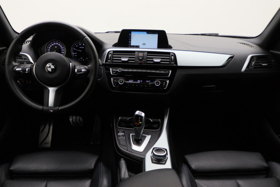 BMW 1-serie 118i Edition M Sport Shadow Executive Leer, Climate, Cruise, Navigatie, Bluetooth, LED, PDC, Trekhaak, 18''