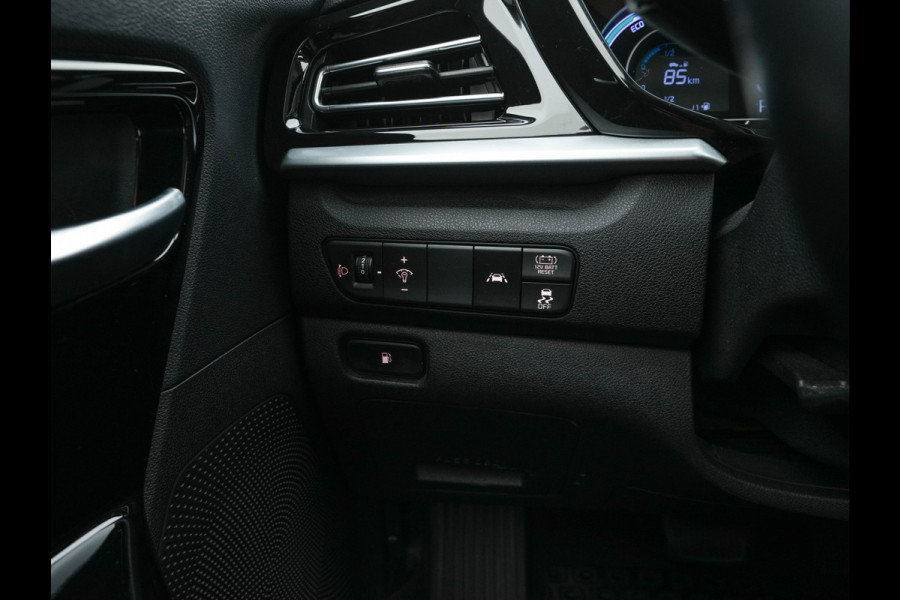 Kia Niro 1.6 GDi Hybrid DynamicLine (INCL-BTW) Aut. *ADAPTIVE-CRUISE | LEATHER-FABRIC | NAVI-FULLMAP | HEATED-COMFORTSEATS | CAMERA | DAB+ | KEYLESS | ECC | DIGI-COCKPIT | SHIFT-PADDLES | LANE-ASSIST | PDC | TOWBAR | 16''ALU*