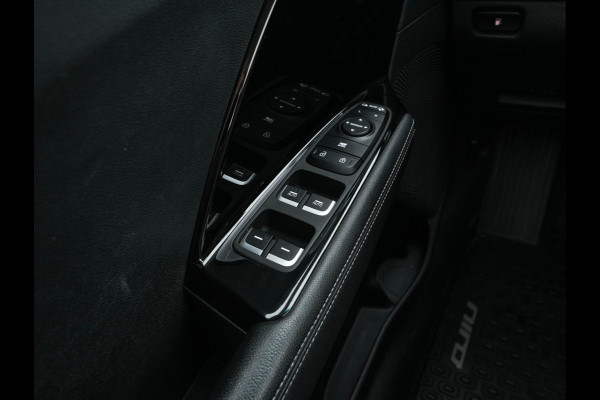 Kia Niro 1.6 GDi Hybrid DynamicLine (INCL-BTW) Aut. *ADAPTIVE-CRUISE | LEATHER-FABRIC | NAVI-FULLMAP | HEATED-COMFORTSEATS | CAMERA | DAB+ | KEYLESS | ECC | DIGI-COCKPIT | SHIFT-PADDLES | LANE-ASSIST | PDC | TOWBAR | 16''ALU*