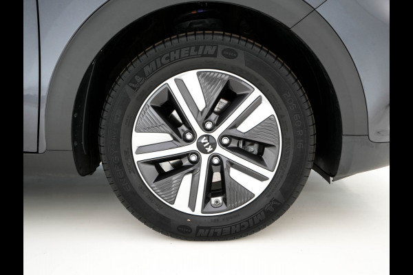 Kia Niro 1.6 GDi Hybrid DynamicLine (INCL-BTW) Aut. *ADAPTIVE-CRUISE | LEATHER-FABRIC | NAVI-FULLMAP | HEATED-COMFORTSEATS | CAMERA | DAB+ | KEYLESS | ECC | DIGI-COCKPIT | SHIFT-PADDLES | LANE-ASSIST | PDC | TOWBAR | 16''ALU*