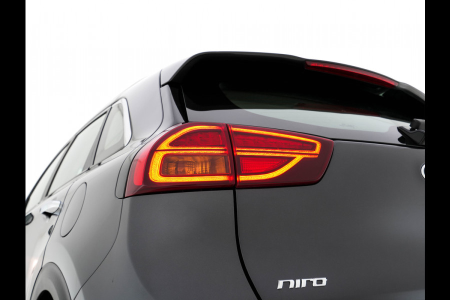 Kia Niro 1.6 GDi Hybrid DynamicLine (INCL-BTW) Aut. *ADAPTIVE-CRUISE | LEATHER-FABRIC | NAVI-FULLMAP | HEATED-COMFORTSEATS | CAMERA | DAB+ | KEYLESS | ECC | DIGI-COCKPIT | SHIFT-PADDLES | LANE-ASSIST | PDC | TOWBAR | 16''ALU*