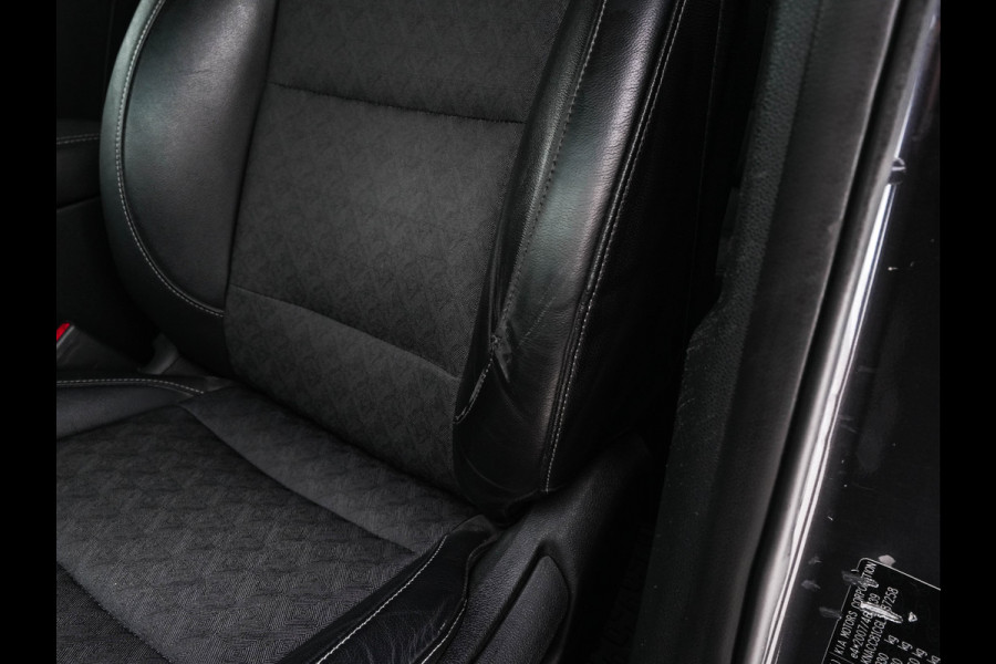 Kia Niro 1.6 GDi Hybrid DynamicLine (INCL-BTW) Aut. *ADAPTIVE-CRUISE | LEATHER-FABRIC | NAVI-FULLMAP | HEATED-COMFORTSEATS | CAMERA | DAB+ | KEYLESS | ECC | DIGI-COCKPIT | SHIFT-PADDLES | LANE-ASSIST | PDC | TOWBAR | 16''ALU*