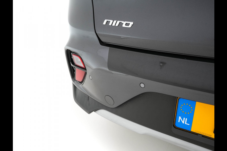 Kia Niro 1.6 GDi Hybrid DynamicLine (INCL-BTW) Aut. *ADAPTIVE-CRUISE | LEATHER-FABRIC | NAVI-FULLMAP | HEATED-COMFORTSEATS | CAMERA | DAB+ | KEYLESS | ECC | DIGI-COCKPIT | SHIFT-PADDLES | LANE-ASSIST | PDC | TOWBAR | 16''ALU*