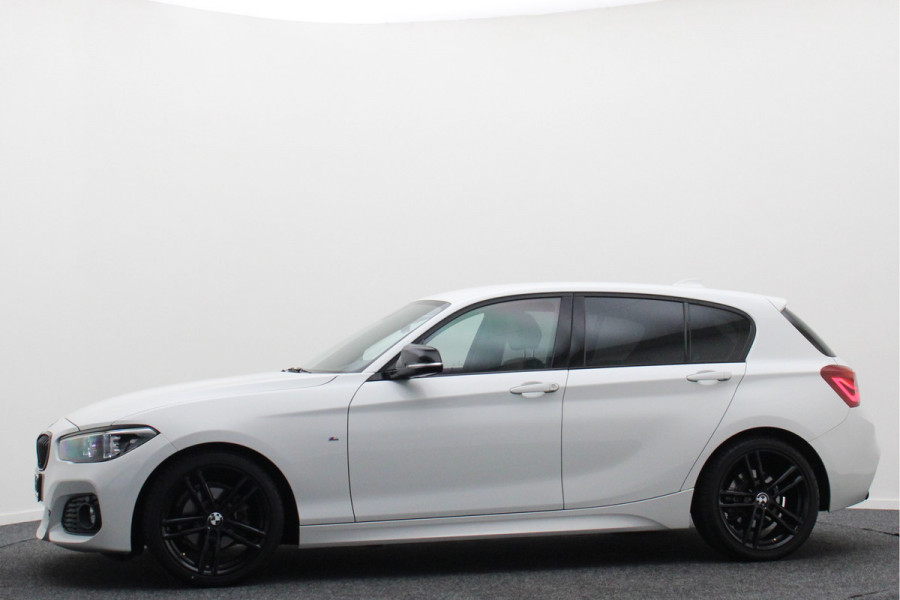 BMW 1-serie 118i Edition M Sport Shadow Executive Leer, Climate, Cruise, Navigatie, Bluetooth, LED, PDC, Trekhaak, 18''