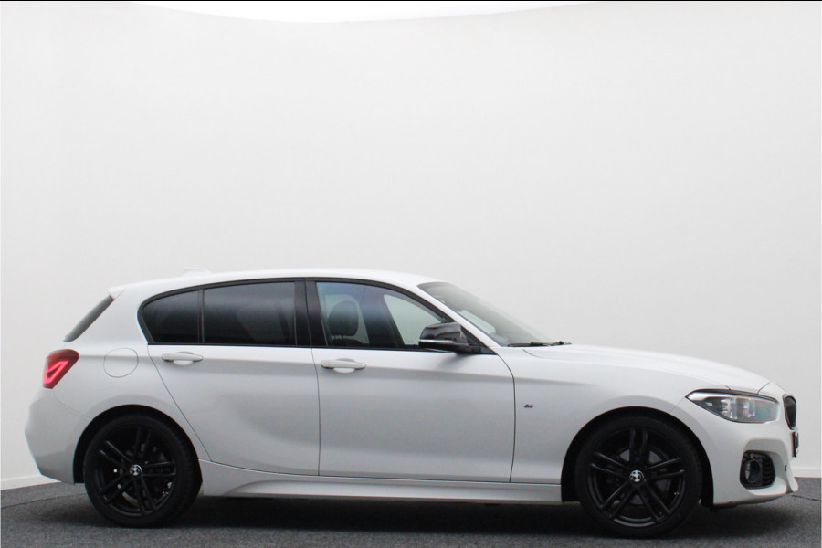 BMW 1-serie 118i Edition M Sport Shadow Executive Leer, Climate, Cruise, Navigatie, Bluetooth, LED, PDC, Trekhaak, 18''