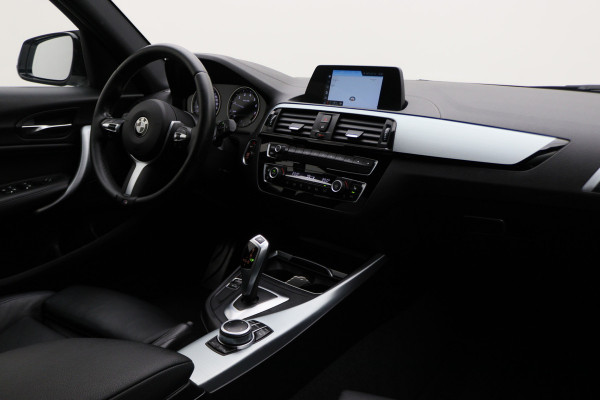 BMW 1-serie 118i Edition M Sport Shadow Executive Leer, Climate, Cruise, Navigatie, Bluetooth, LED, PDC, Trekhaak, 18''