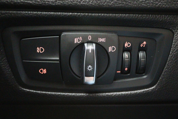 BMW 1-serie 118i Edition M Sport Shadow Executive Leer, Climate, Cruise, Navigatie, Bluetooth, LED, PDC, Trekhaak, 18''